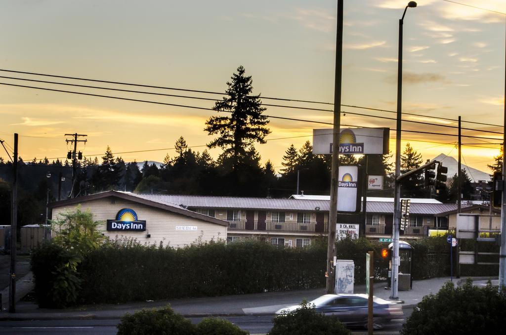 Days Inn By Wyndham Portland Central Exterior foto