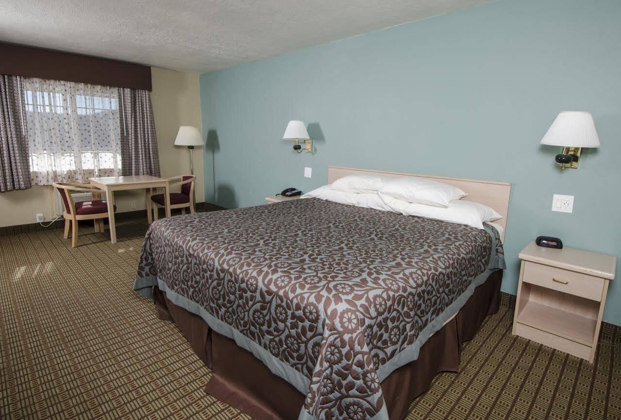 Days Inn By Wyndham Portland Central Exterior foto
